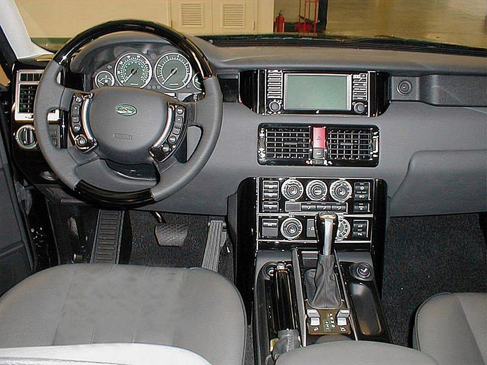 2005 Range Rover Panels 2005-2006 Range Rover Piano Black Dash Trim Kit